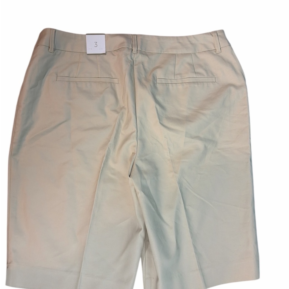 Chicos Shorts Size 3 Beige Pockets Flat Front Bermuda Cotton Blend - Picture 2 of 10